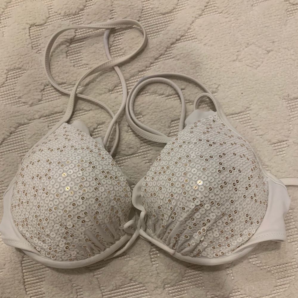 Victoria’s Secret bikini bra top